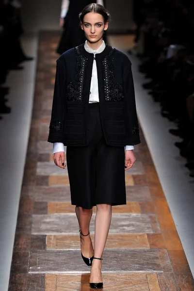 Look 30